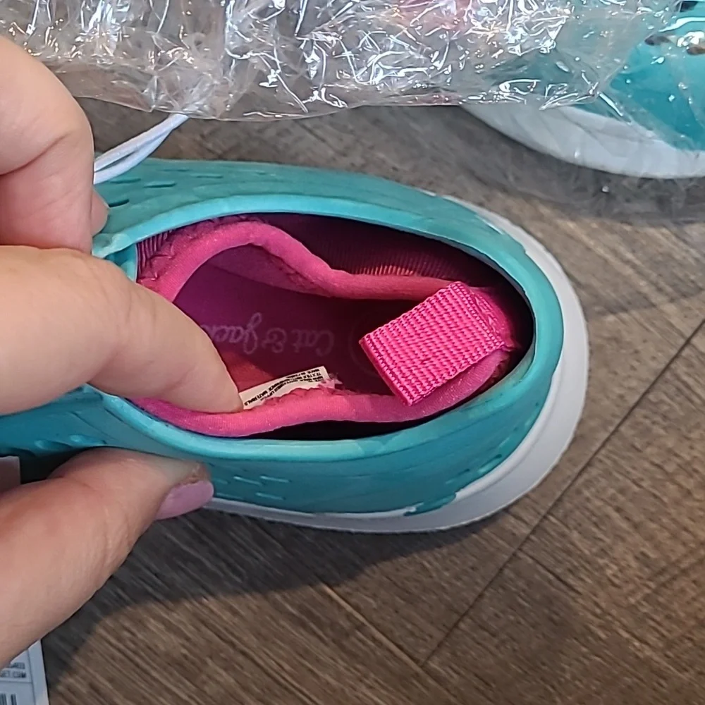 Cat & Jack Kids Aqua Shoes with Pink Accents water shoes swimming size 10